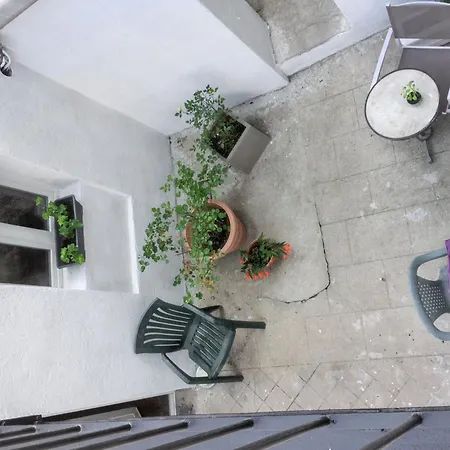Accueillant A Les Bains 20 M² Proche Thermes Апартаменты Нери-ле-Бен