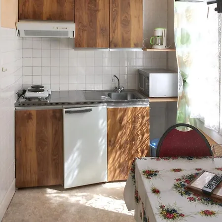 Accueillant A Les Bains 20 M² Proche Thermes Нери-ле-Бен