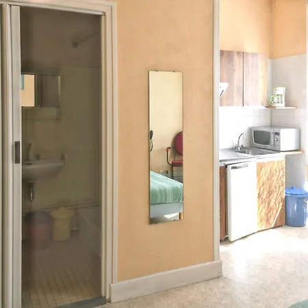 Апартаменты Accueillant A Les Bains 20 M² Proche Thermes
